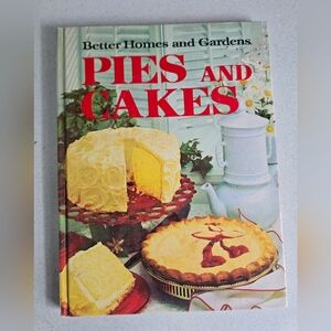 Better Homes and Gardens Pies and Cakes Cookbook Vtg